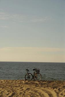 海と自転車 海と自転車 海,自転車,砂浜の写真素材