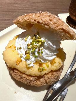 シュークリーム シュークリーム,スイーツ,デザートの写真素材