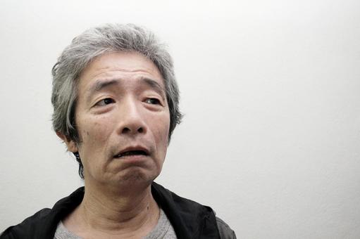 悩むシニア男性 シニア男性,シニア,老人の写真素材