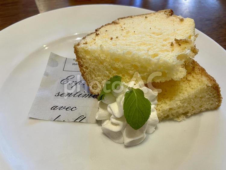 生クリームが添えられたスフレ スフレ,生クリーム,クリームの写真素材