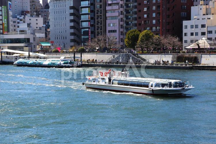 浅草・水上バス乗り場周辺の風景(東京都) 水上バス乗り場,隅田川,浅草の写真素材