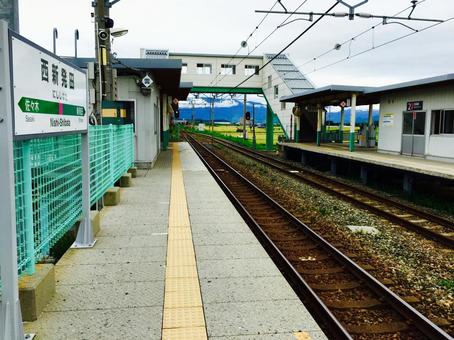西新発田駅のホーム 新潟,新潟県,白新線の写真素材