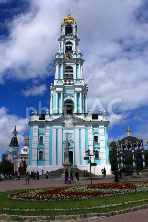 セルギエフ・ポサード(ロシア) あお,あおぞら,あかの写真素材