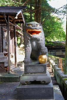 狛犬 鎮神社 狛犬 鎮神社の写真