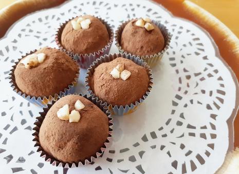 手作りバレンタイントリュフ1 バレンタイン,トリュフ,チョコレートの写真素材