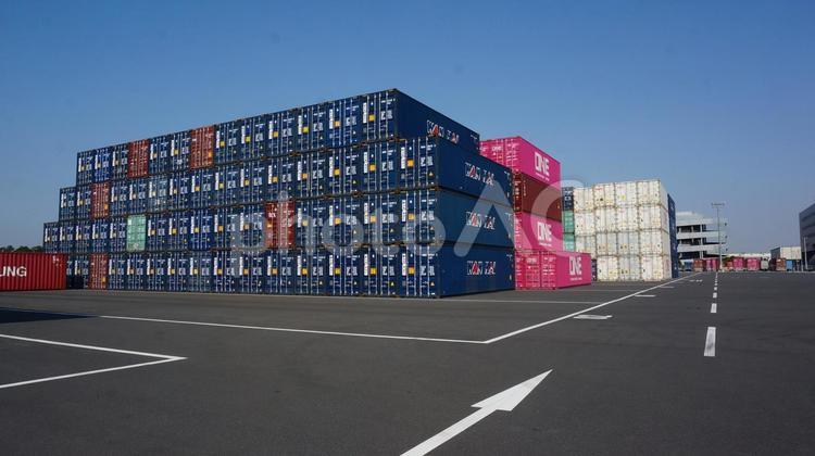 港に積み上げられたコンテナ コンテナ,港,コンテナターミナルの写真素材