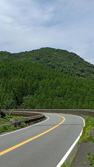 残暑の県道 風景,旅,緑の写真素材