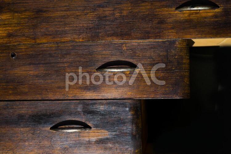古い家具にニスを塗る 家具,ニス,ワックスの写真素材