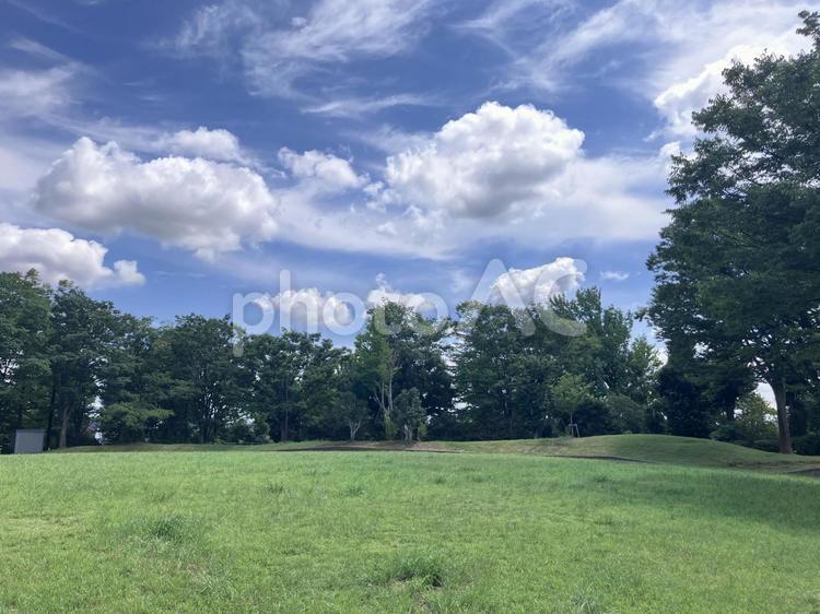 公園の風景 公園,空,雲の写真素材