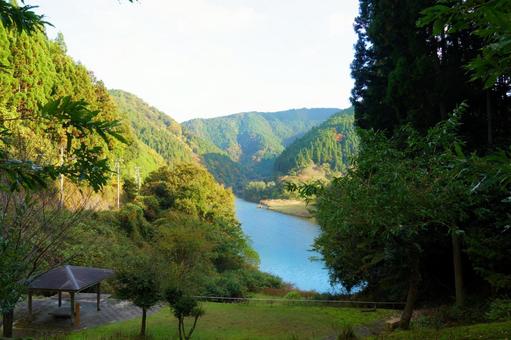 秋の山間の川 秋の山間の川 秋,川,景色の写真素材
