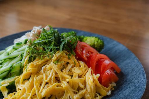 彩り野菜の冷やし中華 彩り野菜の冷やし中華の写真