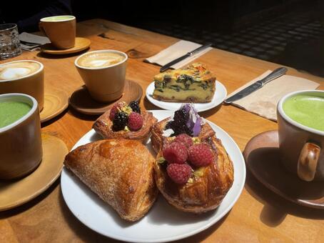 カフェ　デニッシュ　アメリカ　モーニング デニッシュ,カフェ,アメリカの写真素材