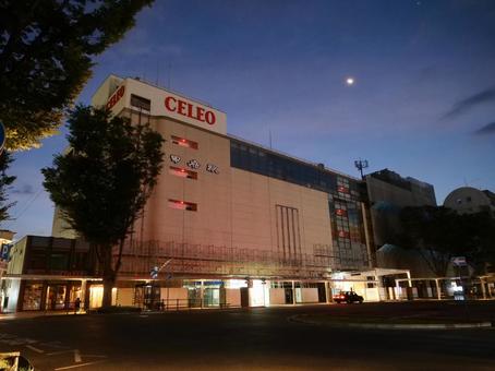 夜明け前の甲府駅 夜明け前の甲府駅の写真