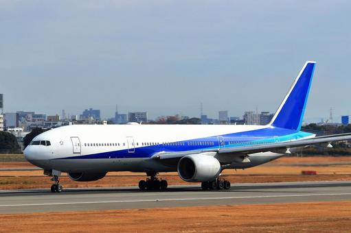 大阪国際空港で離発着する旅客機 大阪国際空港で離発着する旅客機 大阪国際空港,伊丹空港,旅客機の写真素材