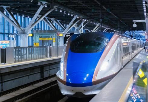 Photo, hokuriku shinkansen, toyama station, kagayaki, 