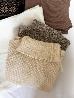 セーター　マフラー(2) セーター,マフラー,ニットの写真素材