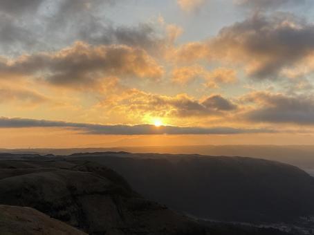 日の出 日の出,冬,太陽の写真素材