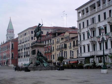 ベネチア 運河沿い建物 ベネチア 運河沿い建物 ベネチア,ヴェネツィア,イタリアの写真素材