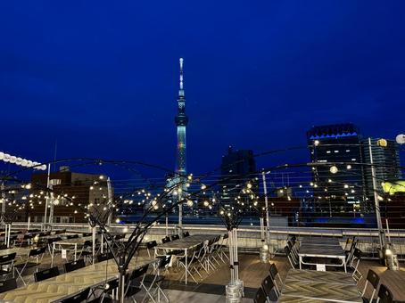ビアガーデンとスカイツリー ビアガーデンとスカイツリー 電波塔,タワー,景色の写真素材