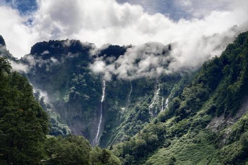 富山県-ハンノキ滝と無名滝 富山県-ハンノキ滝と無名滝 ハンノキ滝,無名滝,滝の写真素材