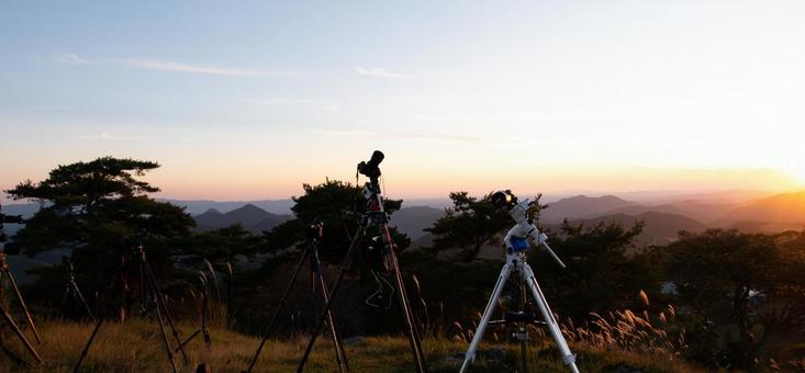 山頂で捉える瞬間の光景 山頂で捉える瞬間の光景の写真