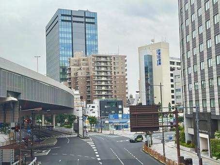 早朝の上野の街並み 駅前付近 早朝の上野の街並み 駅前付近 上野駅正面玄関口,上野駅前,台東区の写真素材