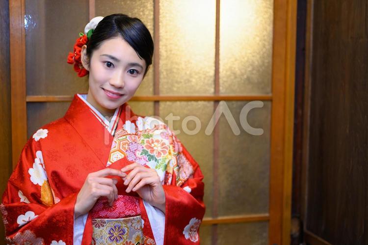 和風の室内にいる20代の着物の女性 女性,着物,和服の写真素材