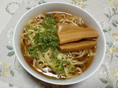 おうちごはん醤油ラーメン おうちごはん醤油ラーメン 醤油ラーメン,おうちごはん,夕飯の写真素材