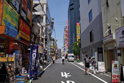 秋葉原2025夏　ジャンク通りにて 秋葉原,電気街,看板の写真素材
