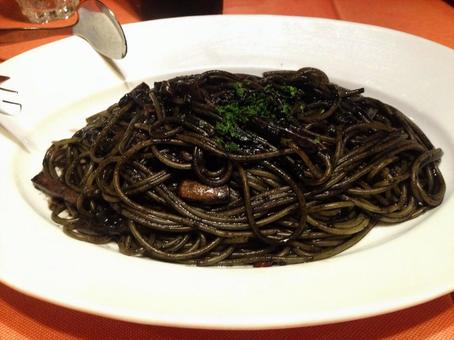 Squid ink pasta, ikasumi, pasta, italy, JPG