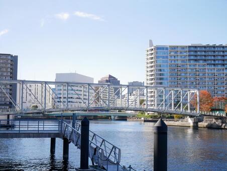 天王洲ふれあい橋と船乗り場 天王洲ふれあい橋,橋,天王洲アイルの写真素材