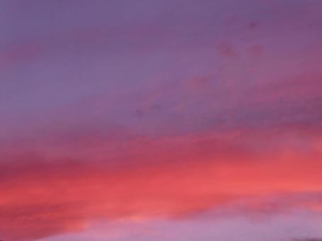 秋の空：10月下旬、鮮やかな夕焼け空 日没,テクスチャ,壁紙の写真素材