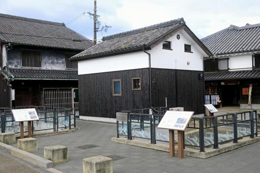 兵庫・高砂南堀川の遺構(雁木と護岸石垣) 兵庫・高砂南堀川の遺構(雁木と護岸石垣) 兵庫,高砂南堀川,遺構の写真素材