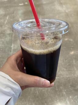 アイスコーヒー【赤ストロー】 アイスコーヒー,カフェイン,喫茶店の写真素材