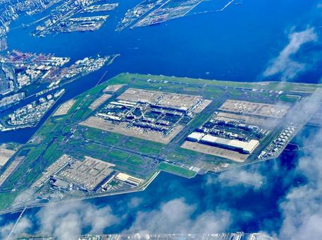羽田空港全景 羽田空港,空港,東京上空の写真素材
