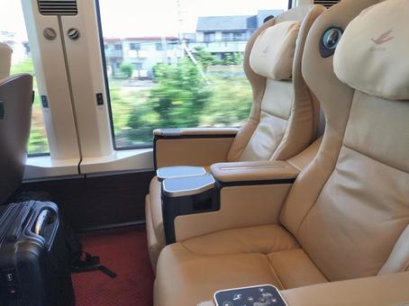 近鉄特急火の鳥　車内　プレミアムシート 火の鳥,近鉄特急,電車の写真素材