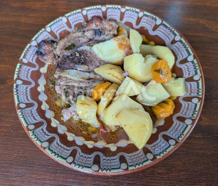 豚肉とじゃがいもと人参の料理 豚肉,じゃがいも,人参の写真素材