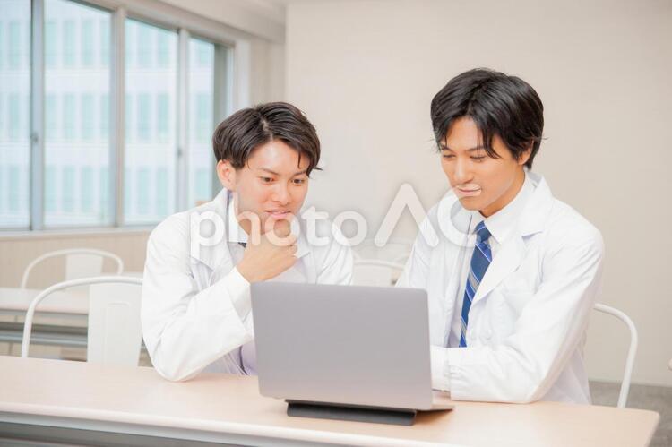 医療スタッフとのミーティング 医師,医療,医者の写真素材