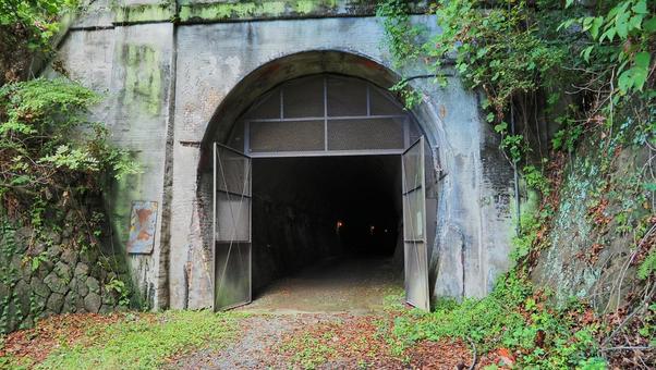 旧国鉄篠ノ井線廃線敷遊歩道 旧国鉄篠ノ井線廃線敷遊歩道の写真