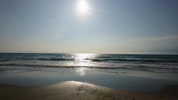 夏の海と太陽 夏の海と太陽の写真