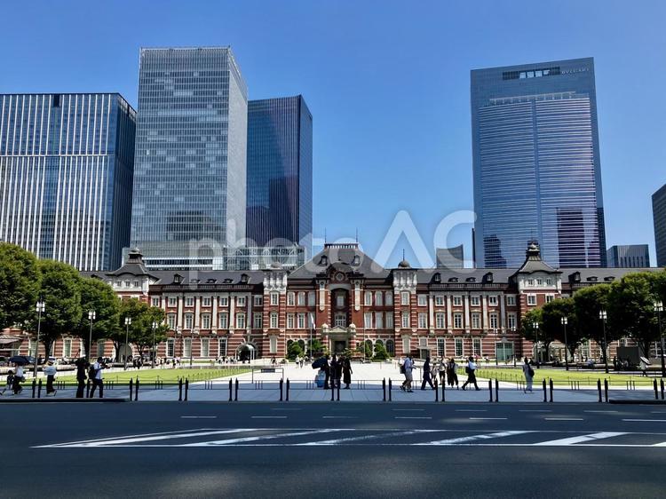 東京駅丸の内北口側/正面/全体(その① 東京駅,正面から,全体の写真素材