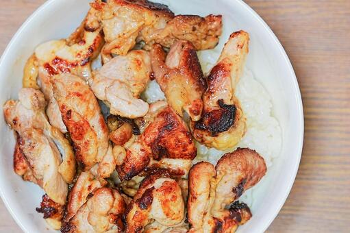 鶏丼 食事,食卓,とり丼の写真素材