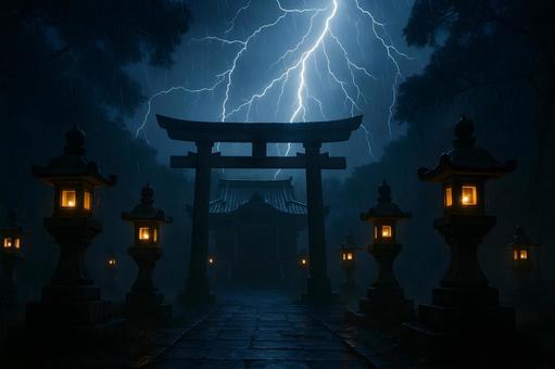 雷雨の神社参道 雷雨の神社参道の写真