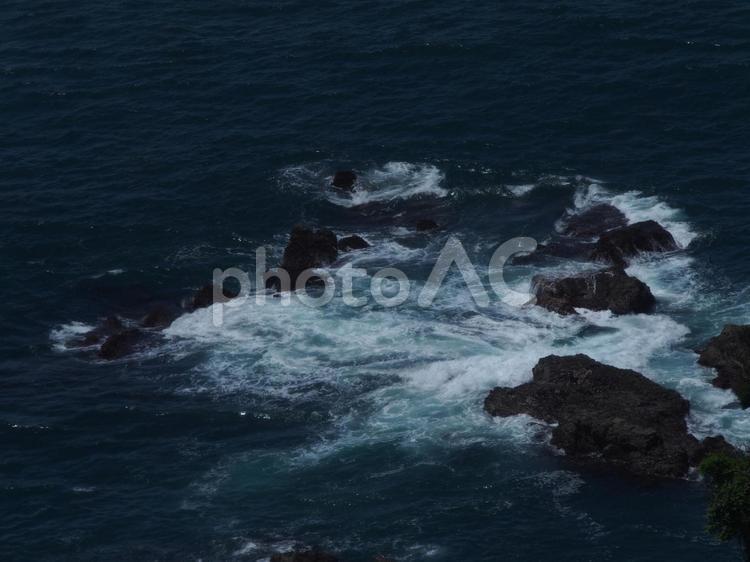 荒れる海 海,紺碧,波の写真素材
