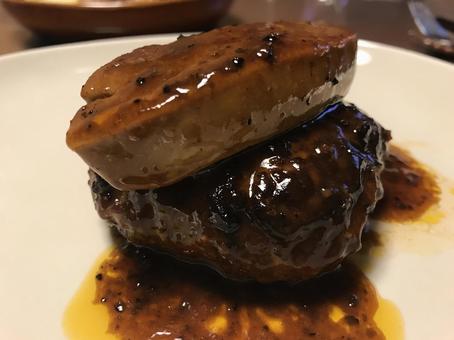 フォアグラハンバーグ フォアグラ,ハンバーグ,メイン料理の写真素材
