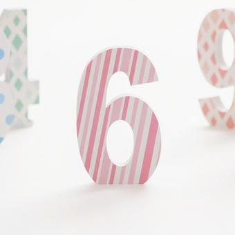 カラフルな立体数字「6」 カラフルな立体数字「6」 切文字,数字,ナンバーの写真素材