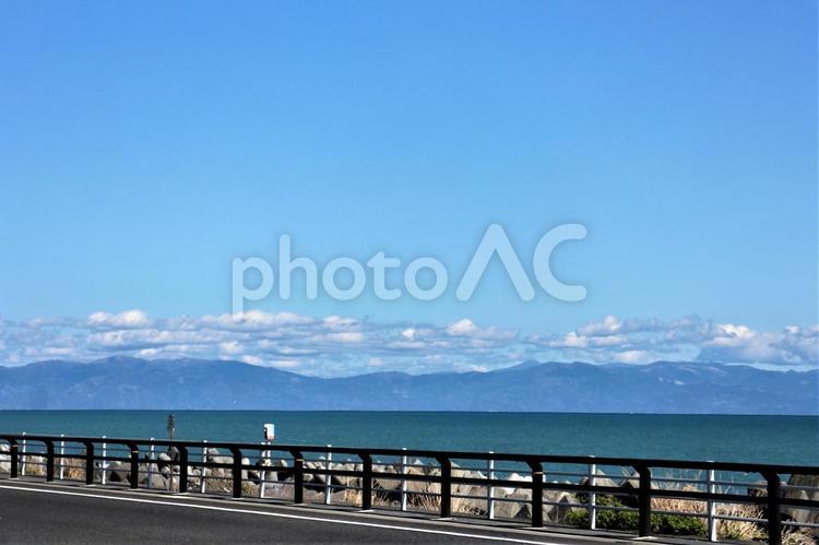 伊豆半島と深い海の色 伊豆半島,海,道路の写真素材