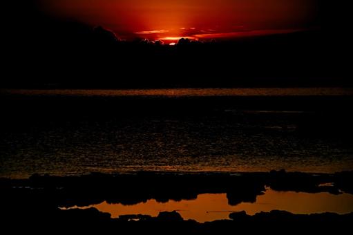 <Goto scenery> A summer morning sun rising from the sea, JPG <Goto scenery> A summer morning sun rising from the sea, JPG
