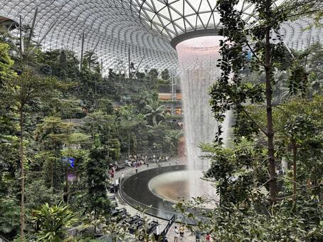 ジュエルの滝 シンガポール,チャンギ空港,ジュエルの写真素材