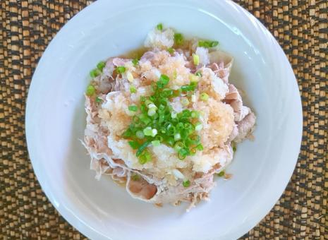 おろし冷しゃぶ(ハイアングル) おろし冷しゃぶ(ハイアングル) 豚肉,豚,冷しゃぶの写真素材